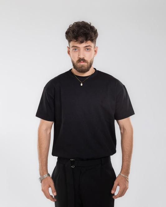 REGULAR FIT BLACK T-SHIRT